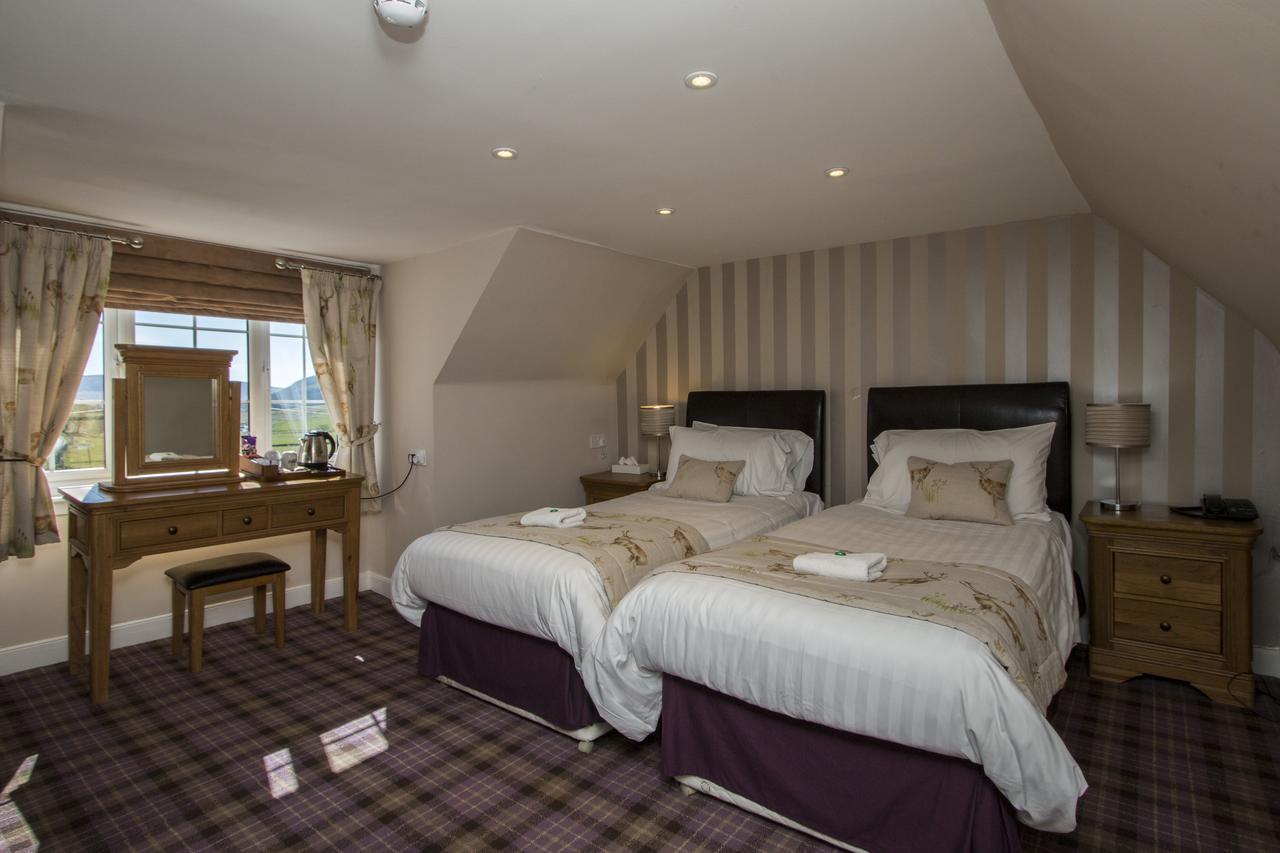 Glen Clova Hotel & Luxury Lodges Millton of Clova Exterior foto